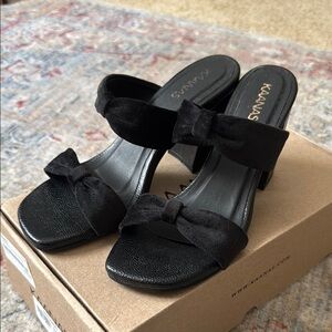 Kaanas Gramercy Black velvet bow heels, 7